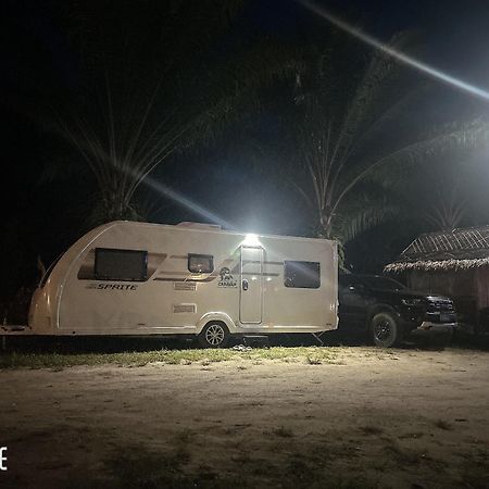 ホテル Khaosok August Freedom Camp Khao Sok National Park エクステリア 写真