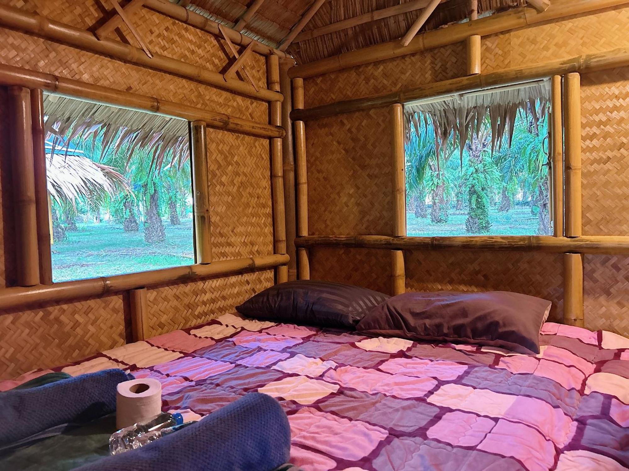 ホテル Khaosok August Freedom Camp Khao Sok National Park エクステリア 写真