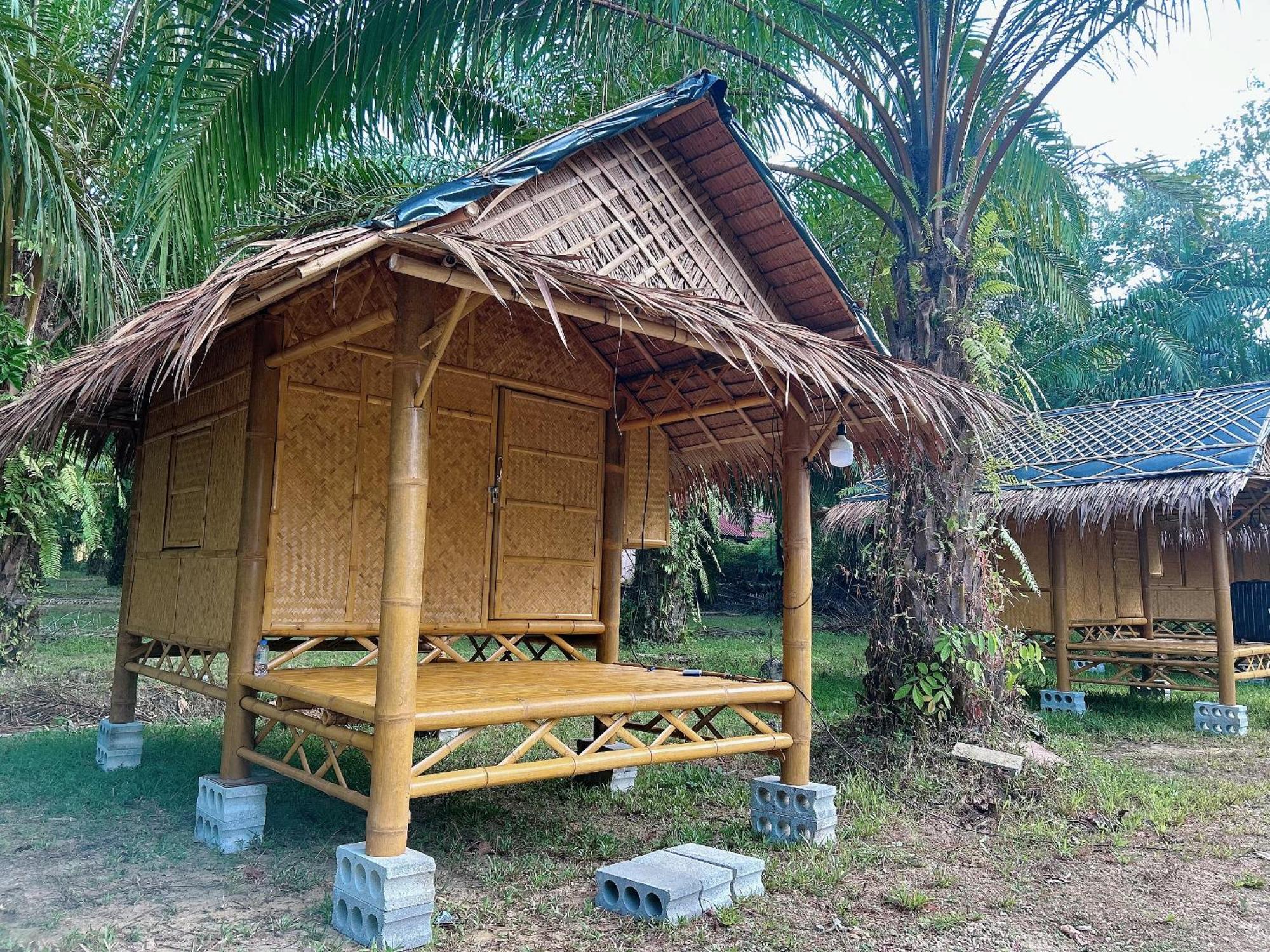 ホテル Khaosok August Freedom Camp Khao Sok National Park エクステリア 写真