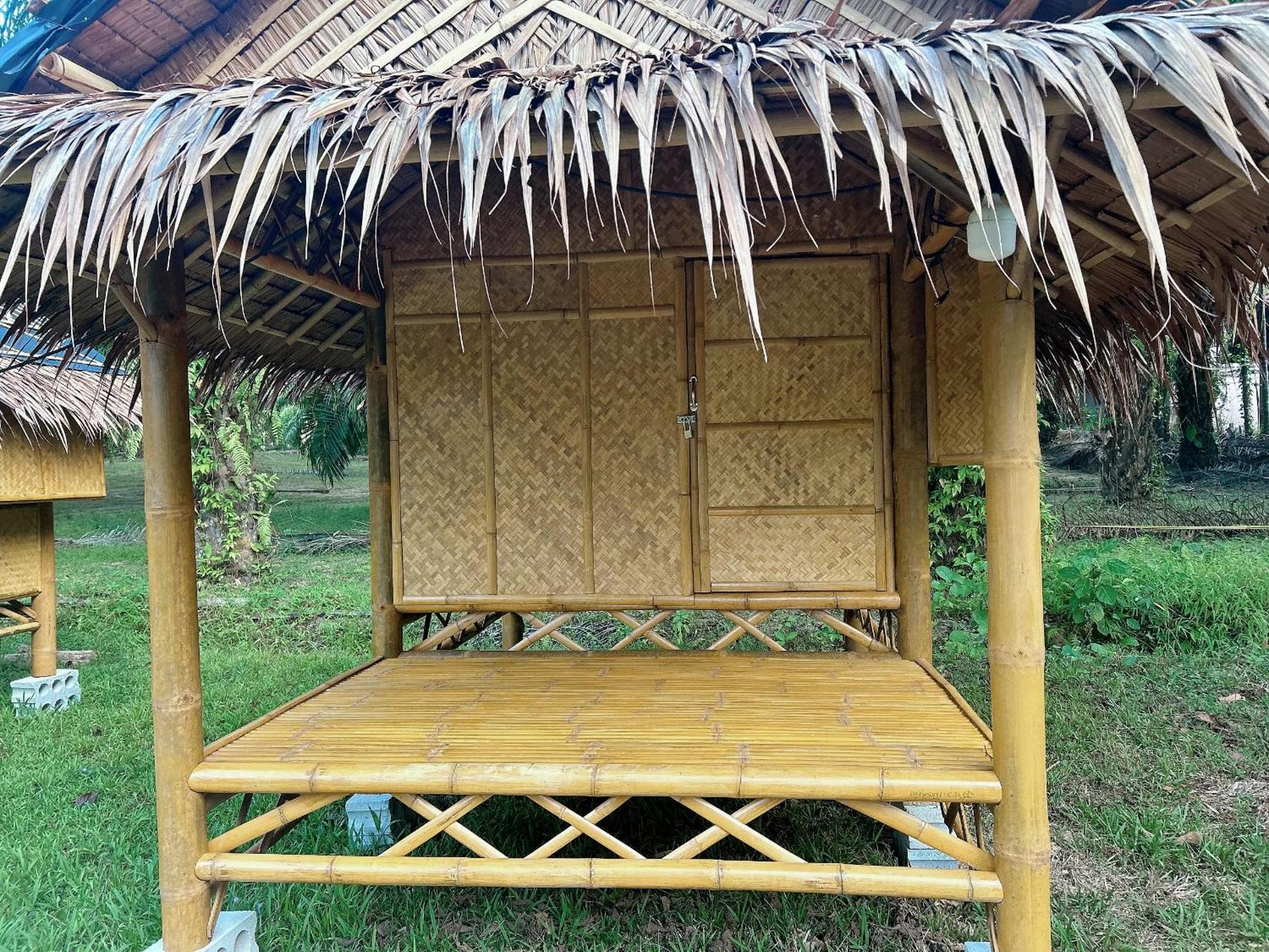 ホテル Khaosok August Freedom Camp Khao Sok National Park エクステリア 写真