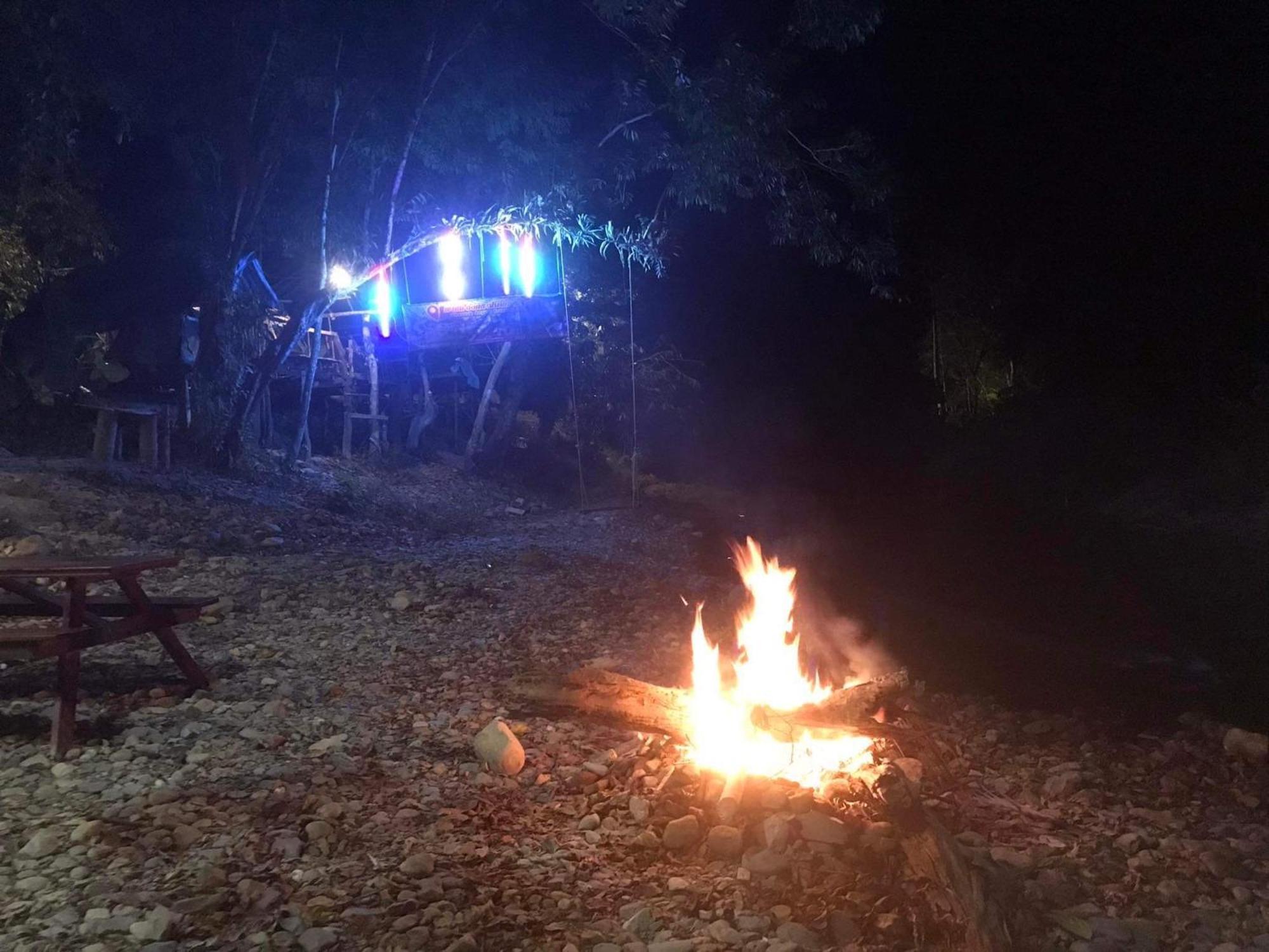 ホテル Khaosok August Freedom Camp Khao Sok National Park エクステリア 写真