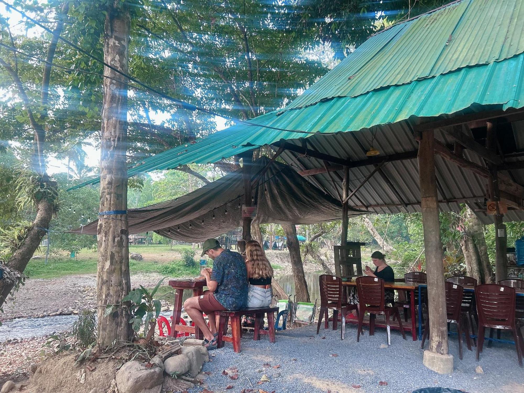 ホテル Khaosok August Freedom Camp Khao Sok National Park エクステリア 写真
