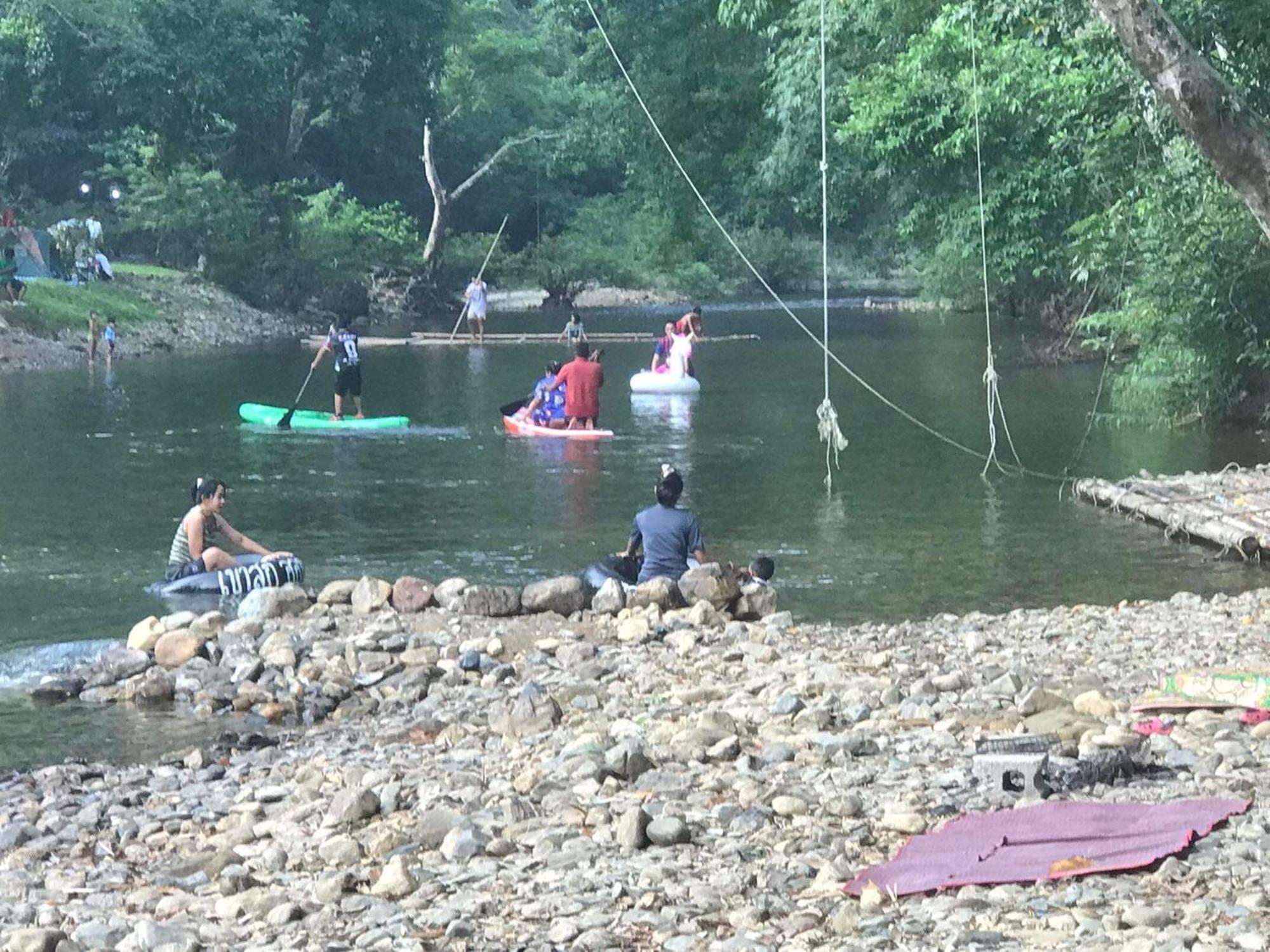 ホテル Khaosok August Freedom Camp Khao Sok National Park エクステリア 写真