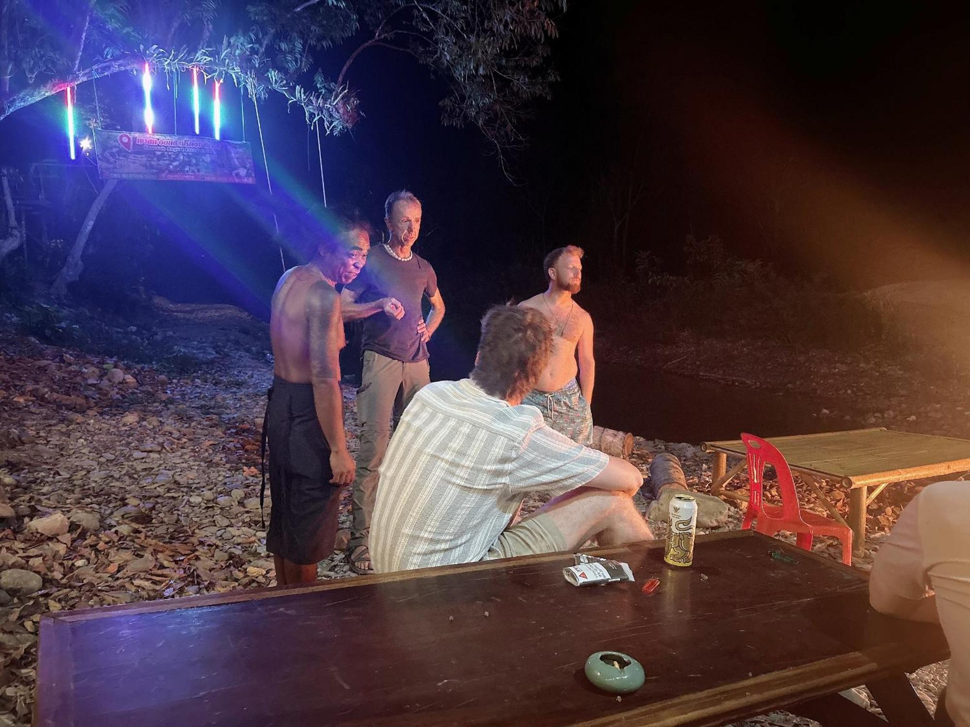 ホテル Khaosok August Freedom Camp Khao Sok National Park エクステリア 写真