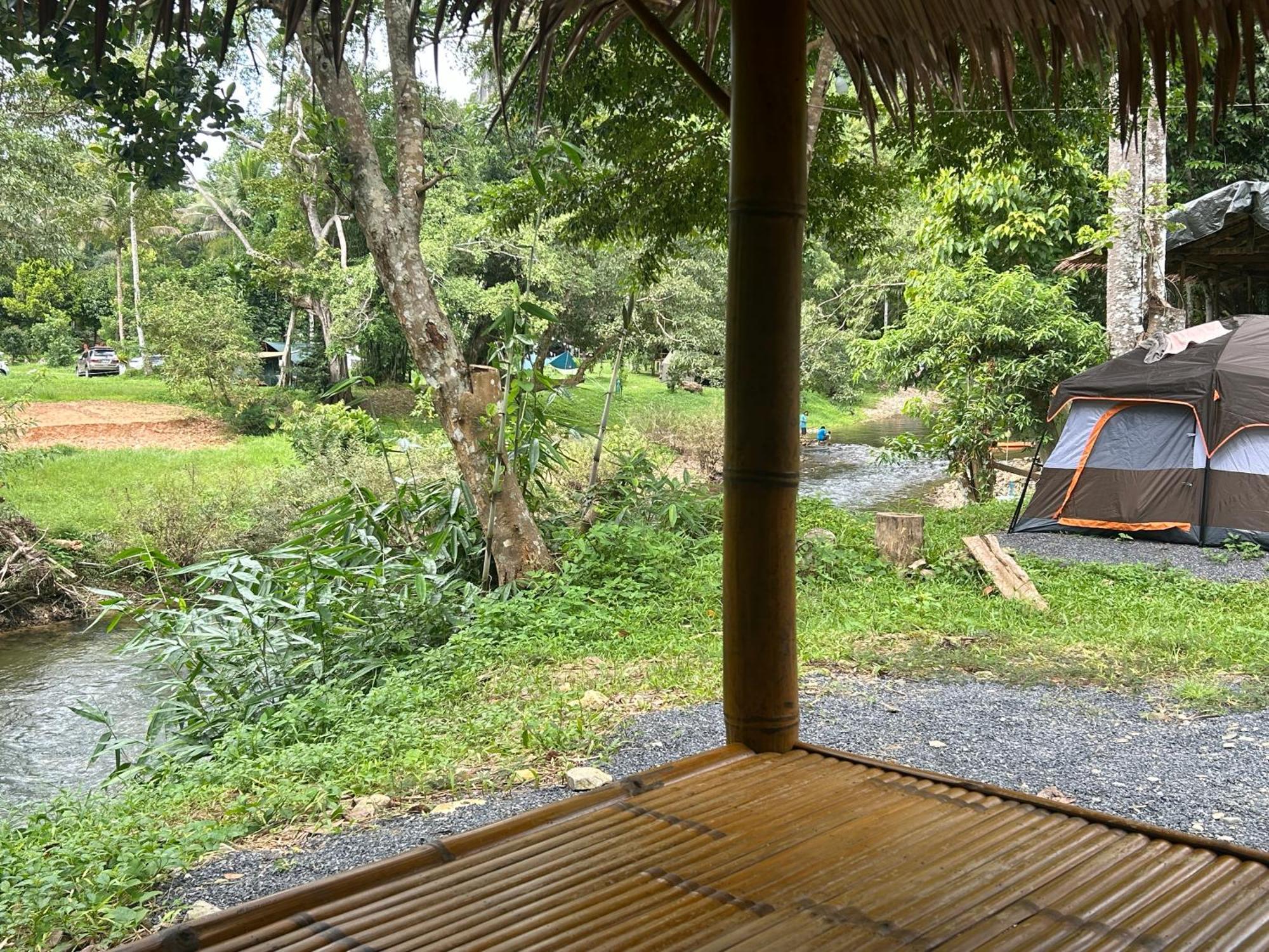 ホテル Khaosok August Freedom Camp Khao Sok National Park エクステリア 写真