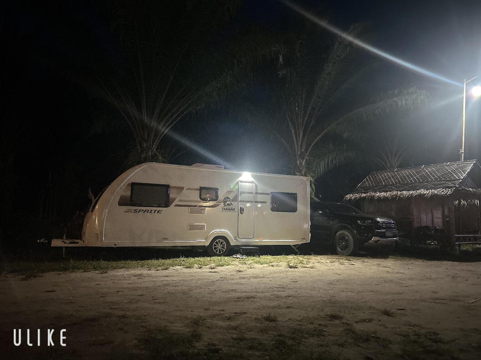 ホテル Khaosok August Freedom Camp Khao Sok National Park エクステリア 写真