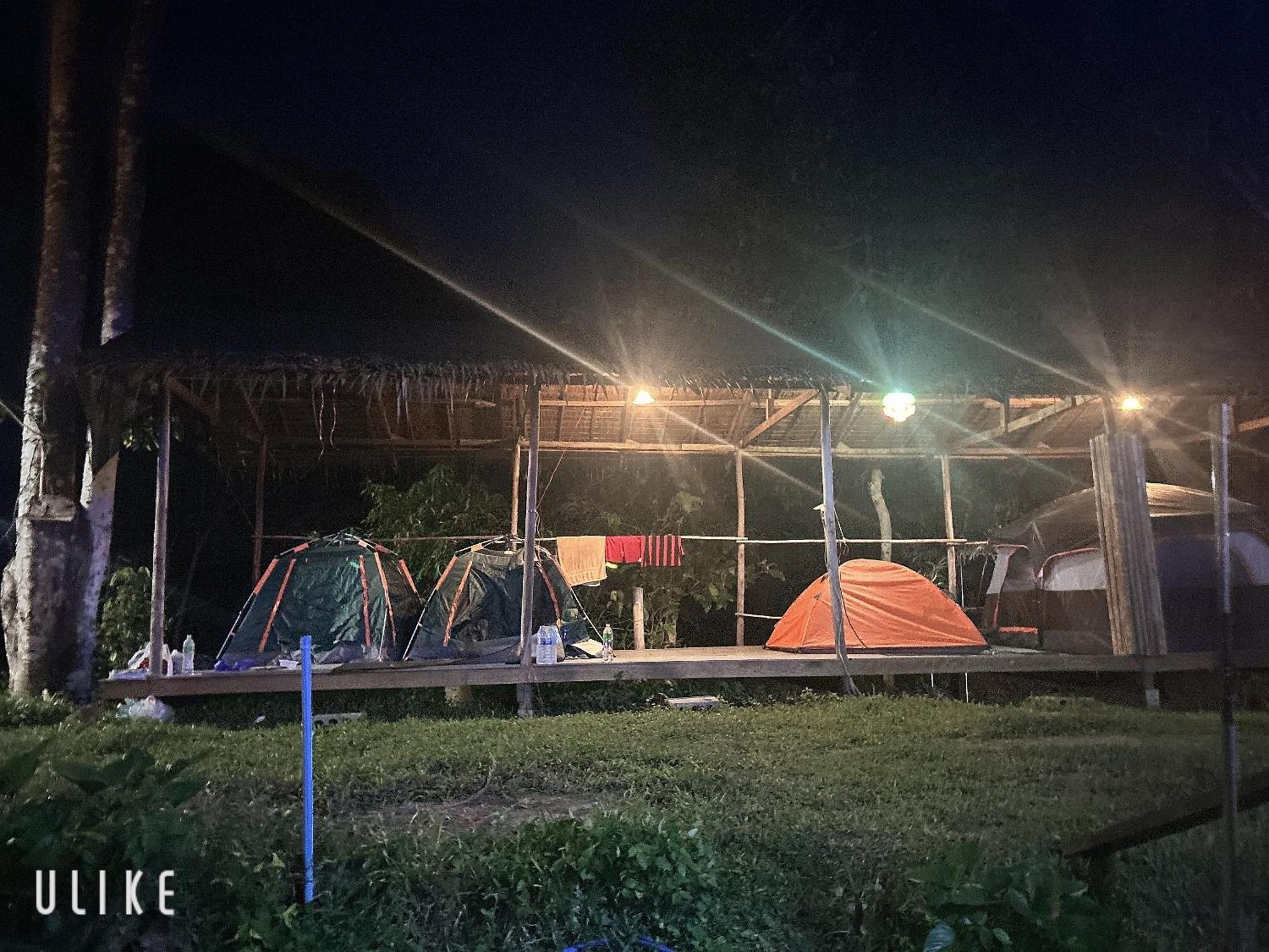 ホテル Khaosok August Freedom Camp Khao Sok National Park エクステリア 写真