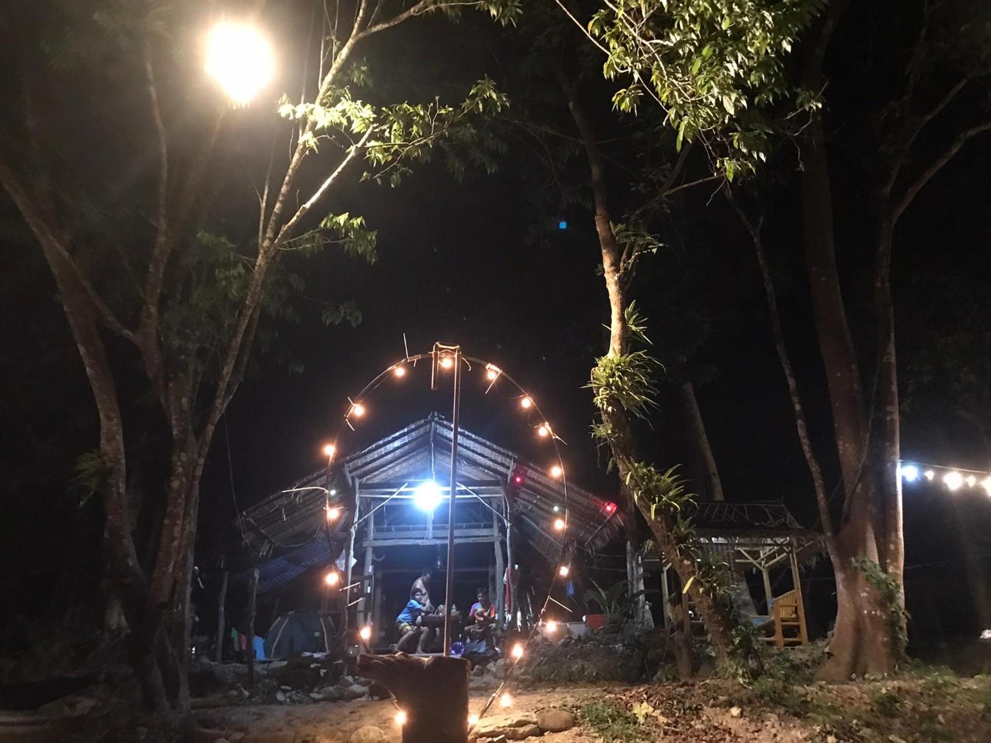 ホテル Khaosok August Freedom Camp Khao Sok National Park エクステリア 写真