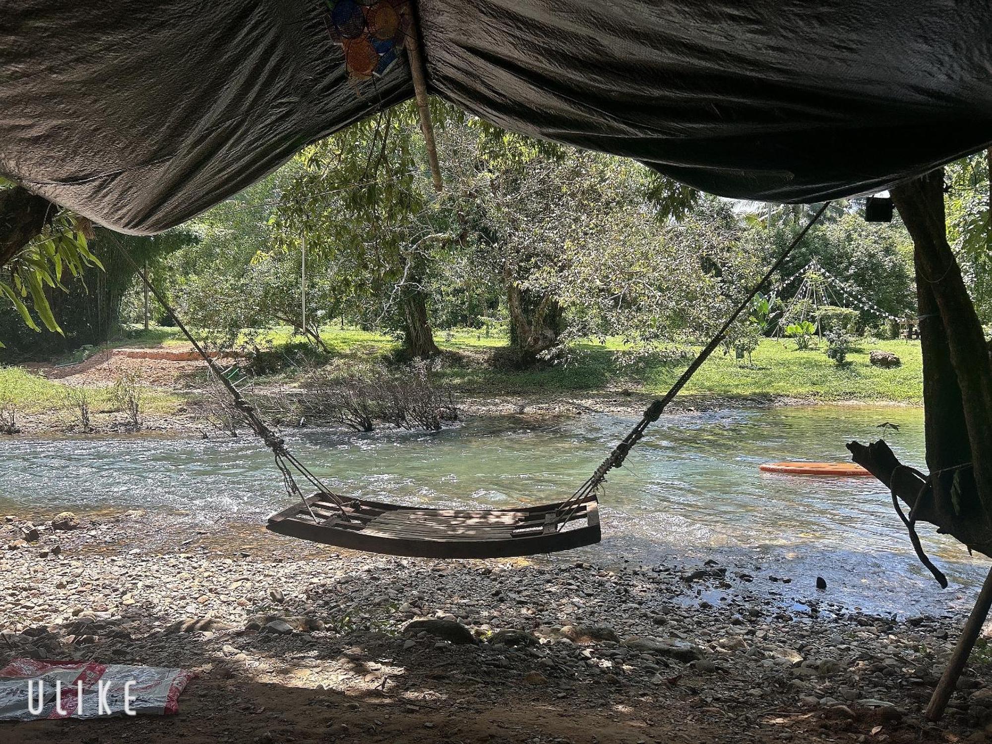 ホテル Khaosok August Freedom Camp Khao Sok National Park エクステリア 写真