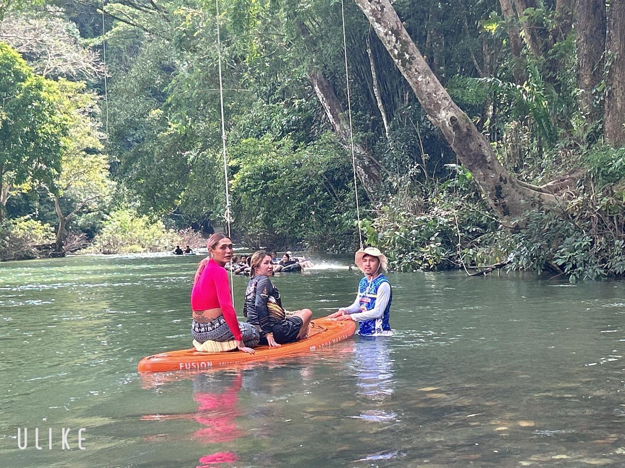 ホテル Khaosok August Freedom Camp Khao Sok National Park エクステリア 写真