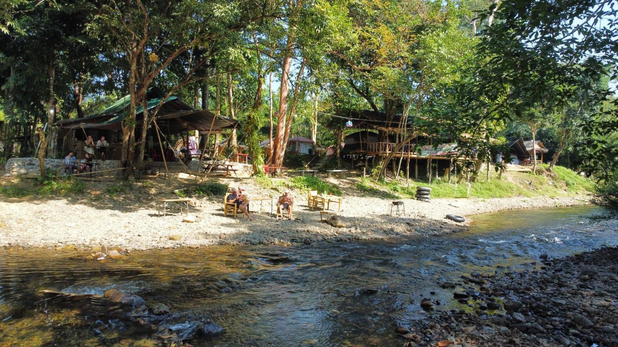 ホテル Khaosok August Freedom Camp Khao Sok National Park エクステリア 写真