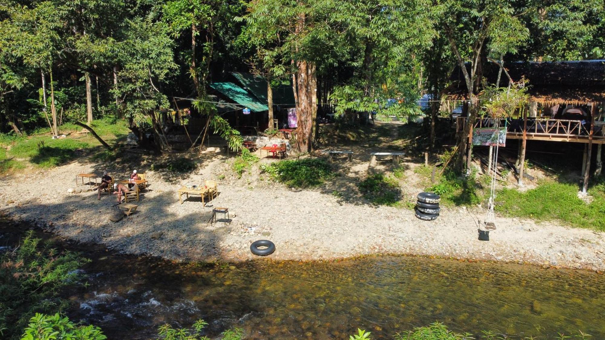 ホテル Khaosok August Freedom Camp Khao Sok National Park エクステリア 写真